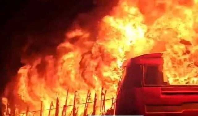 বাসচাপায় যুবক নিহত, আরেক বাসে আগুন দিল বিক্ষুব্ধ জনতা