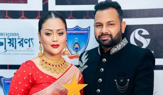 স্বামী আইসিইউতে, দোয়া চাইলেন বারিশা হক