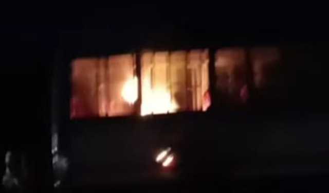গাজীপুরে বাসে অগ্নিসংযোগ, ভিডিও ভাইরাল
