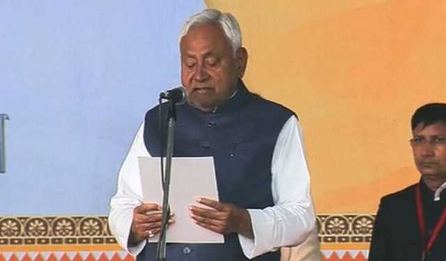 শপথ গ্রহণ করলেন নীতীশ কুমার