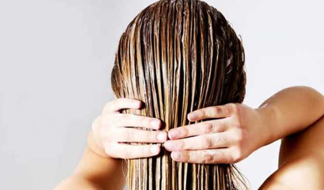 শীতে চুলের ‘ডিপ কন্ডিশনিং’ করার উপায়