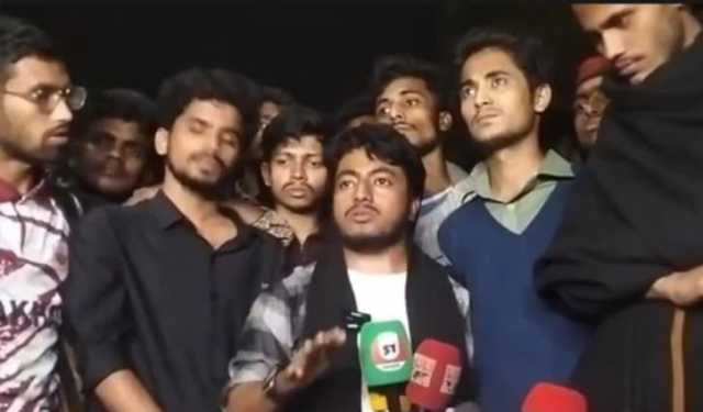 সাত কলেজের শিক্ষার্থীদের রাতভর সড়কে অবস্থানের সিদ্ধান্ত