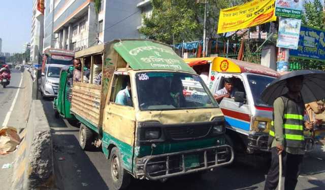 শাটডাউনের বিপক্ষে জনজীবন