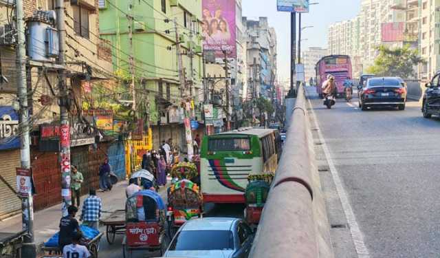 রাজধানীতে জনজীবন স্বাভাবিক