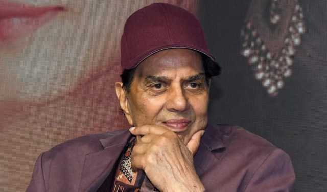 ধর্মেন্দ্রকে কেন ‘সুপারস্টার’ বলা হয়নি?