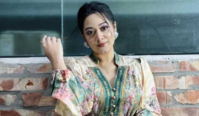 দীঘিকে হোটেল বয়ের চিঠি