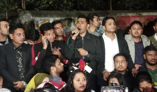 তফসিলকে স্বাগত জানিয়ে ঢাবি ছাত্রদলের আনন্দ মিছিল