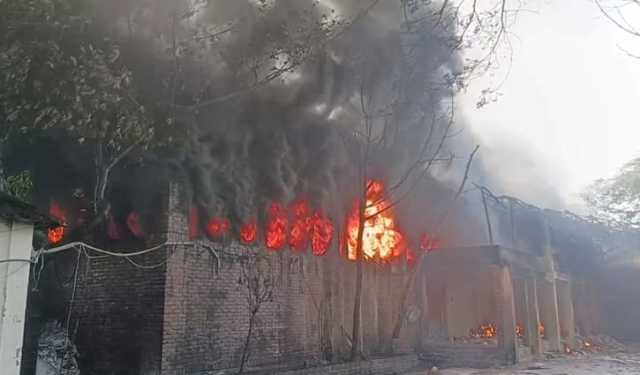 গাজীপুরে কয়েল কারখানার আগুন নিয়ন্ত্রণে 