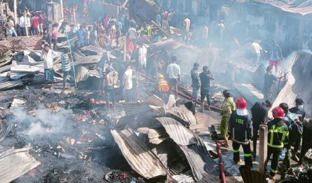 চট্টগ্রামে আগুনে পুড়েছে বস্তির ৫০ ঘর