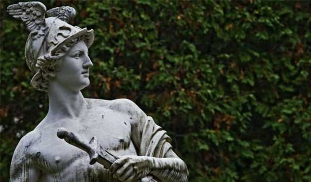 হার্মিস: ভাইয়ের গরু চুরি করে বীণা উপহার দিয়েছিলেন