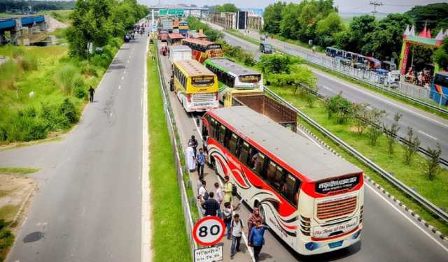 অবরোধমুক্ত ঢাকা-খুলনা মহাসড়ক, সাড়ে ৪ ঘণ্টা পর যান চলাচল স্বাভাবিক