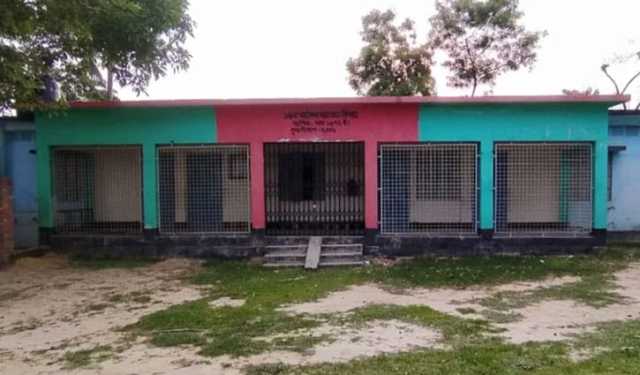 বিনা অনুমতিতে কর্মস্থলে অনুপস্থিত, চাকরি গেল প্রাথমিক শিক্ষিকার