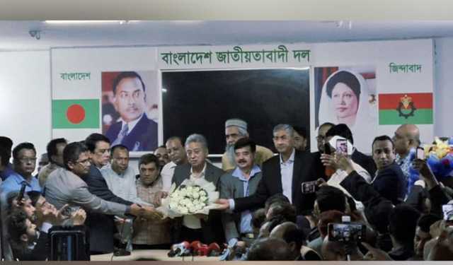 নিজ দল বিলুপ্ত করে বিএনপিতে যোগ দিলেন সেলিম