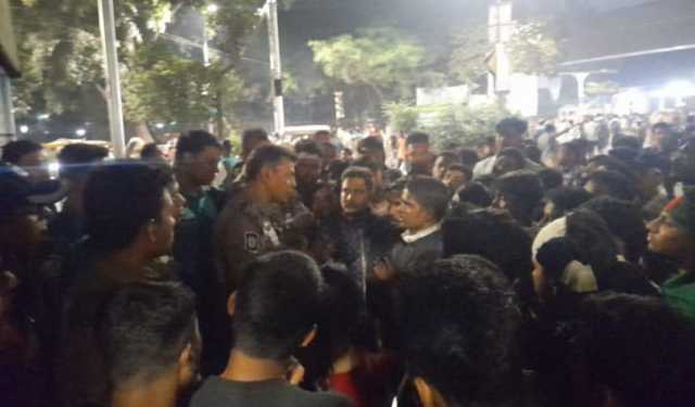 অবরোধ তুলে নিলেন সাত কলেজ শিক্ষার্থীরা