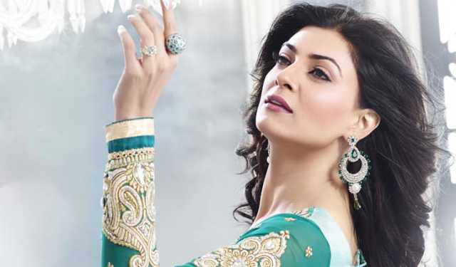 পঞ্চাশের সুস্মিতা কেন বিয়ে করেননি?