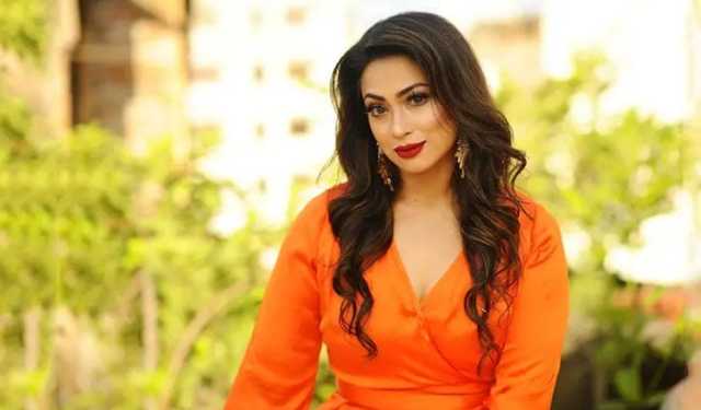 নায়িকা পপিকে আইনি নোটিশ