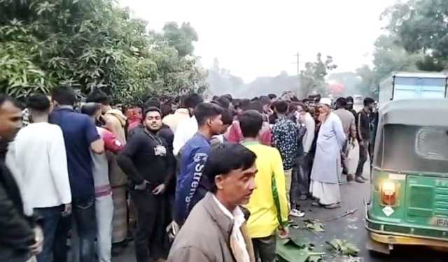 পাবনায় মোটরসাইকেলে ট্রাকের ধাক্কায় বাবা-মেয়ে নিহত