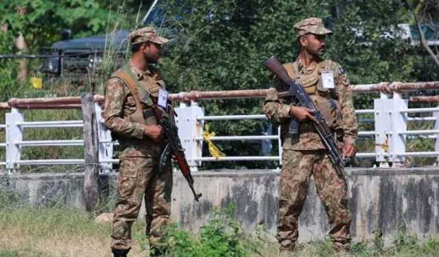 পাকিস্তানে নিরাপত্তা বাহিনীর অভিযানে ১৫ সন্ত্রাসী নিহত