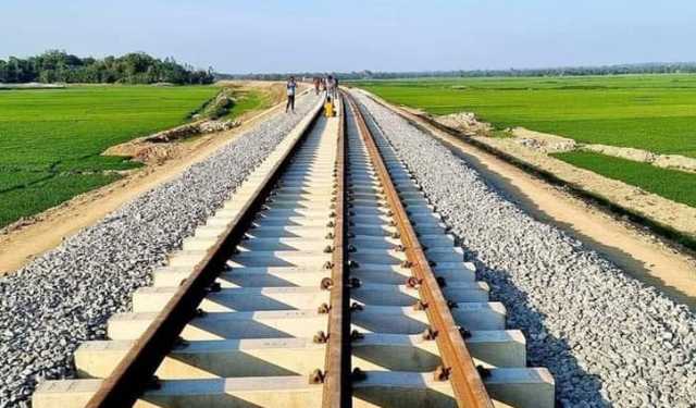 সাতকানিয়ায় রেললাইনে গাছের ডাল ফেলে নাশকতার চেষ্টা 