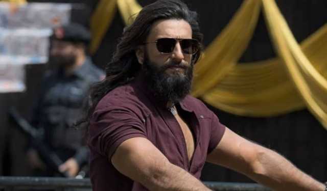 বছর শেষে রণবীরের ‘ধুরন্ধর’ সিনেমার হালচাল কী?