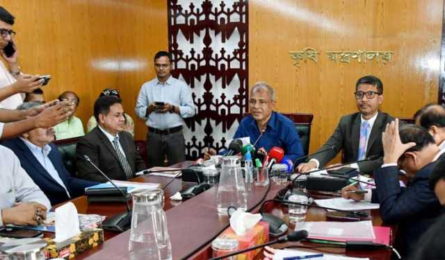 নীতিমালা অনুযায়ী বাদ যাবে অনিয়মকারী সার ডিলার: কৃষি উপদেষ্টা