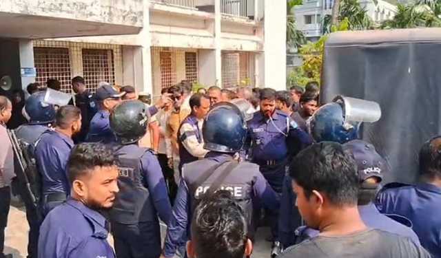 মুন্সীগঞ্জে তৃতীয় শ্রেণির শিক্ষার্থীকে ধর্ষণচেষ্টা, শিক্ষককে গণপি