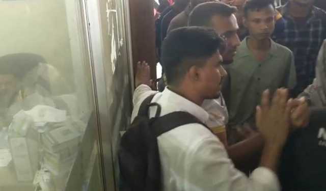 গবিতে ধর্ষণে অভিযুক্তদের পক্ষে থানায় যাওয়ায় শিক্ষক অবরুদ্ধ