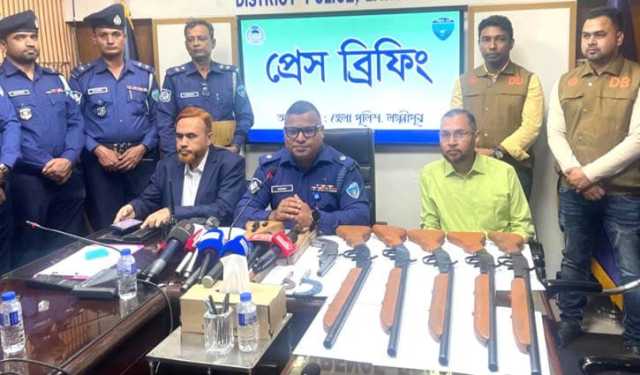 লক্ষ্মীপুরে কবরস্থান থেকে ৬টি আগ্নেয়াস্ত্র উদ্ধার  