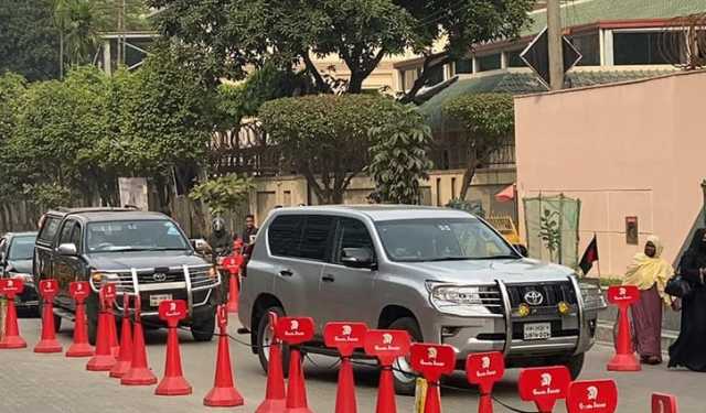 খালেদা জিয়ার স্বাস্থ্যের খোঁজ নিতে এভারকেয়ারে মৎস্য উপদেষ্টা