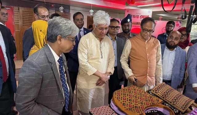 তরুণরা এখন চাকরির পেছনে না ছুটে উদ্যোক্তা হতে চায়: শিল্প উপদেষ্টা