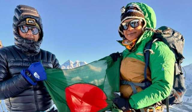 নেপালের ‘মেরা পিক’ পবর্তে বাংলাদেশের পতাকা উড়ালেন ইমতিয়াজ ও শাহনা