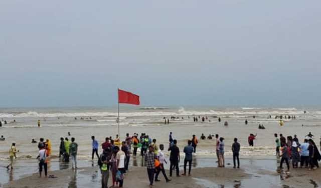 বঙ্গোপসাগরে ঘূর্ণিঝড়:  বন্দরে ২ নম্বর সংকেত