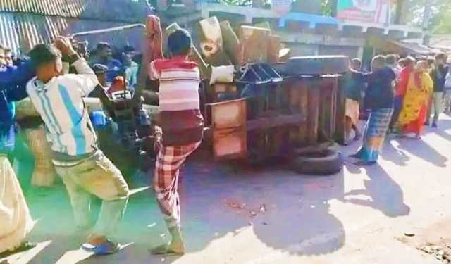 অভয়নগরে ট্রলি উল্টে নিহত ১