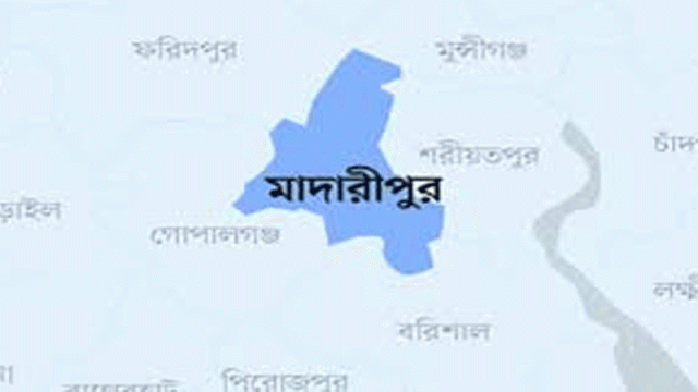 মাদারীপুরে তিনজনকে হত্যা প্রধান আসামিসহ দু’জন গ্রেপ্তার