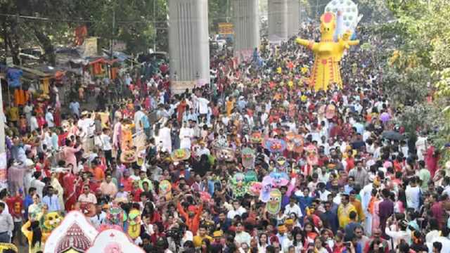 মঙ্গল শোভাযাত্রা নিয়ে বিতর্ক, কমতে পারে অংশগ্রহণ