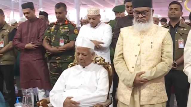 জাতীয় ঈদগাহে প্রধান উপদেষ্টার ঈদের নামাজ আদায় 