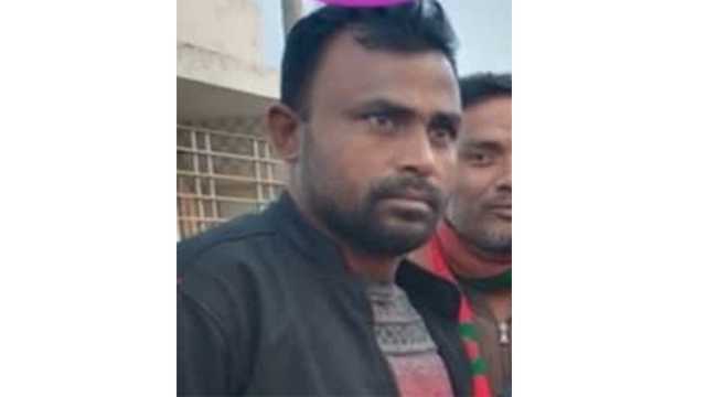 পাইকগাছায় শ্রমিক লীগ নেতা মনিরুল আটক