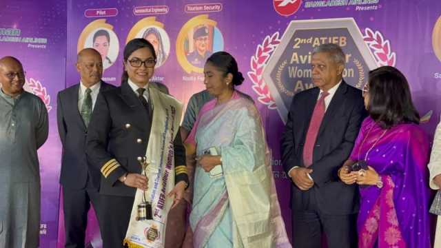 এটিজেএফবি এভিয়েট্যুর ‘উইমেন্স আইকন অ্যাওয়ার্ড’ পেলেন ১০ নারী