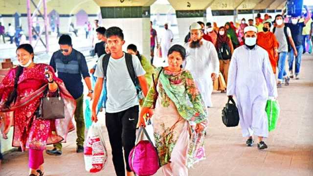 শেষ সময়ে ভিড় থাকলেও দুর্ভোগ কম