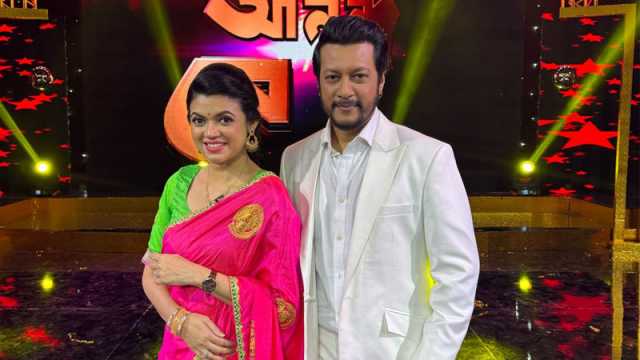 আনন্দ মেলার উপস্থাপনায় প্রথমবার ইমন, সঙ্গে তুফানের নাবিলা