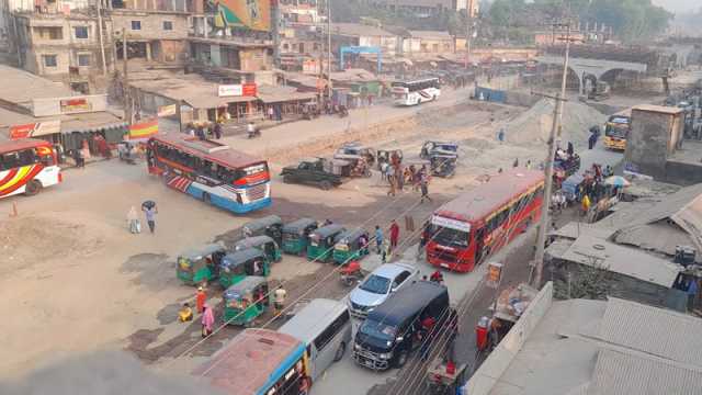 ঢাকা-রংপুর মহাসড়ক: পলাশবাড়ী-গোবিন্দগঞ্জে যানবাহনের ধীরগতি