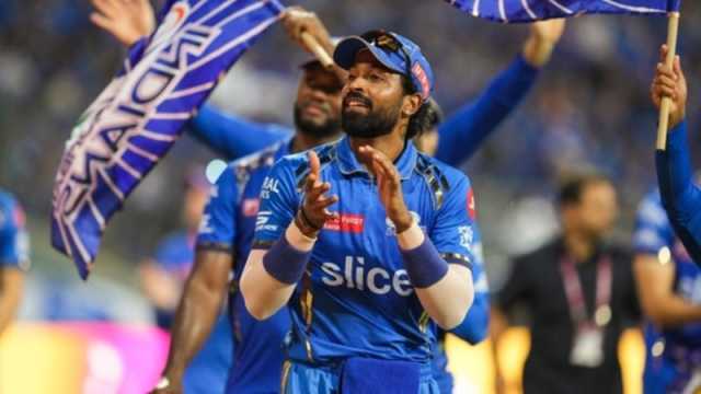 নিষেধাজ্ঞা কাটিয়ে ফিরেই ফের শাস্তি পেলেন হার্দিক