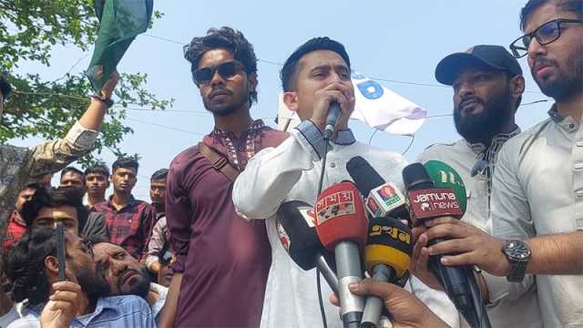 দলের নাম, মার্কা দেখে ভোট দেবেন না: সারজিস আলম