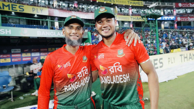 এ প্লাসে শুধুই তাসকিন, রিয়াদকে রেখেই কেন্দ্রীয় চুক্তির প্রস্তাব
