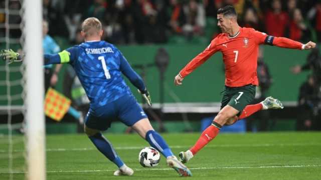 রোনালদোর পেনাল্টি মিসের পরও শেষ চারে পর্তুগাল