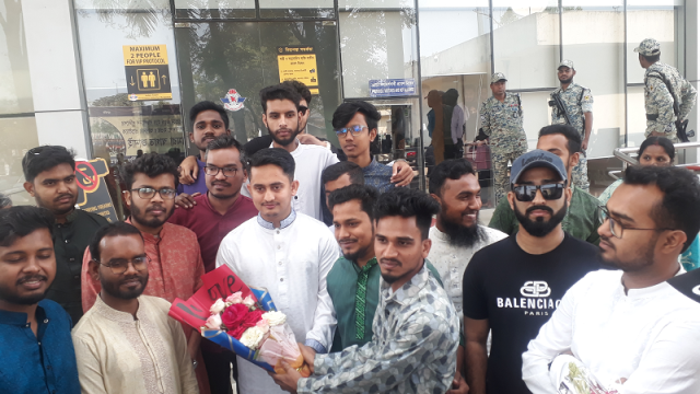 রাজনীতিতে সেনাবাহিনীর হস্তক্ষেপ প্রত্যাশিত নয়: সারজিস আলম