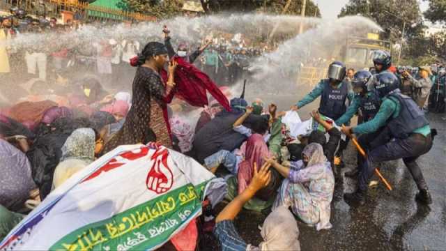 বিক্ষোভের নগরী পরিণত হয়েছে রাজধানী ঢাকা