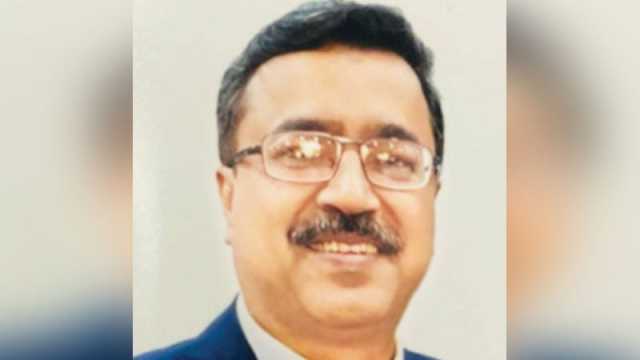 পরবর্তী সরকারের অপেক্ষায় অনেকে