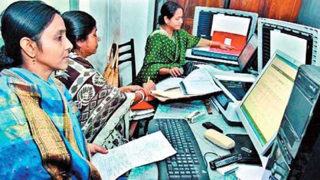 প্রকৌশল ও প্রযুক্তিতে চাকরির বাজারে পিছিয়ে নারীরা