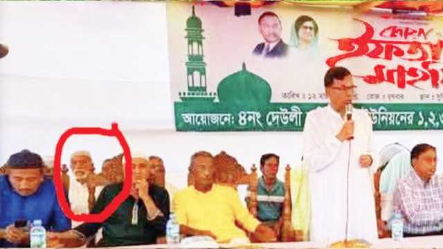 বিএনপির ইফতার মঞ্চে আ’লীগের নেতা
